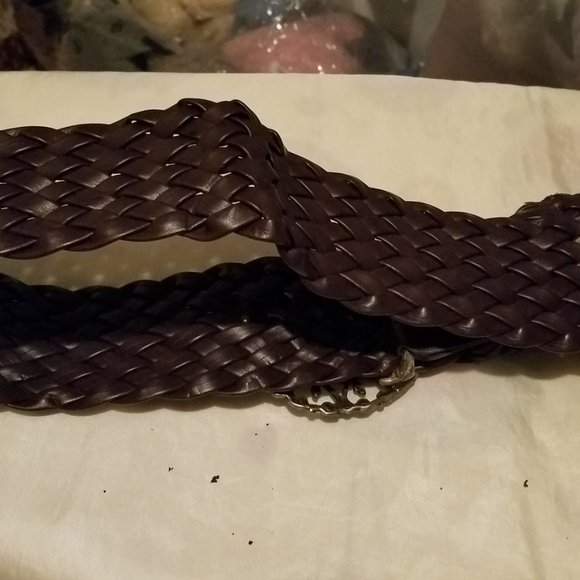 Unique genie  leather  design belt.